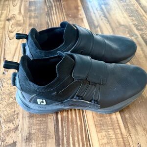 Men's footjoy Black golf Shoes with spikes. Size 10M